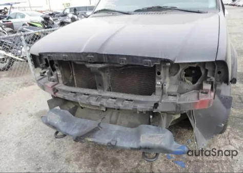 2004 Lincoln Navigator z USA, uszkodzony, nr VIN 5LMFU27R34LJ01853